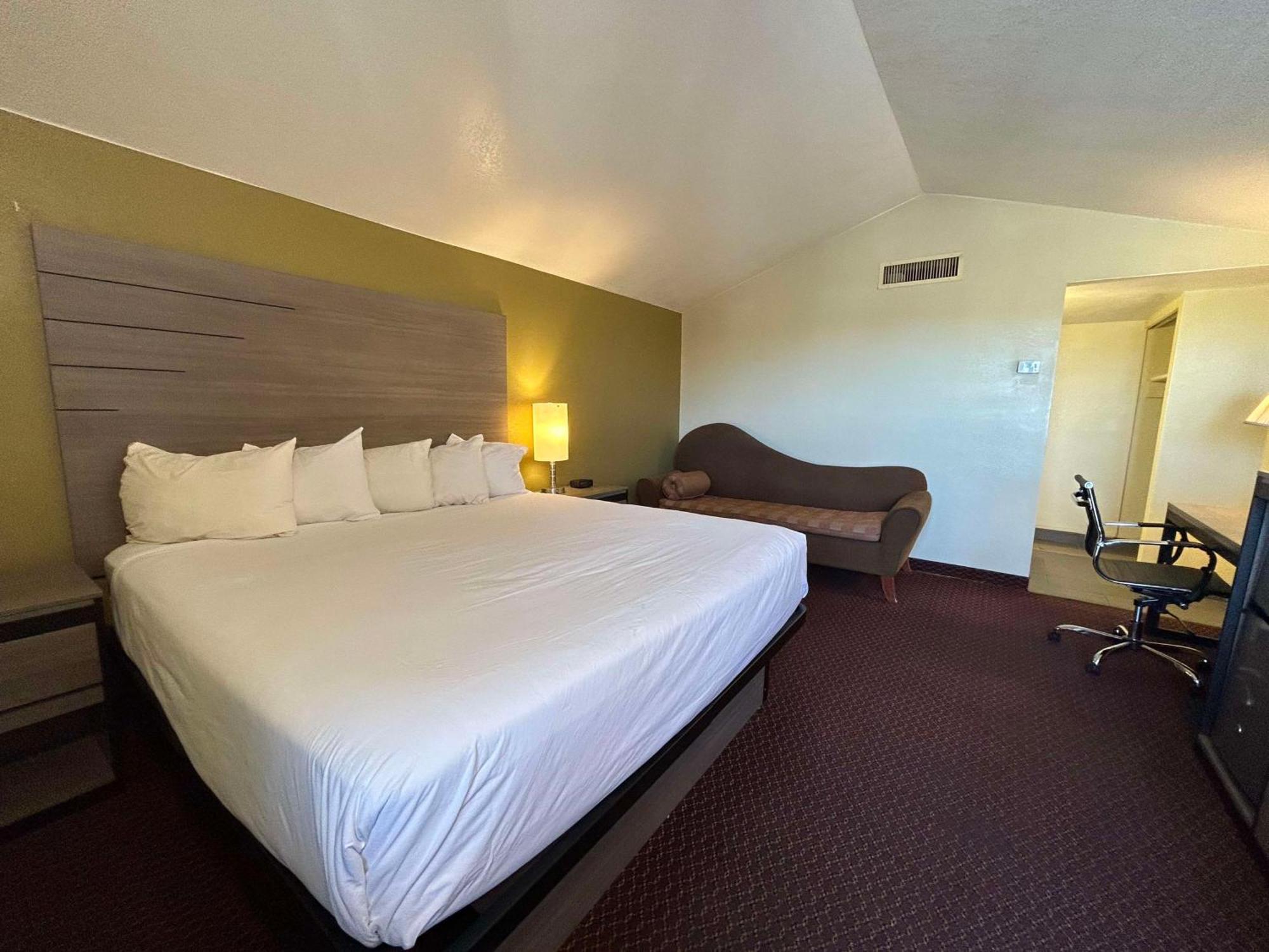 Surestay By Best Western Chambers Petrified Forest Exterior photo